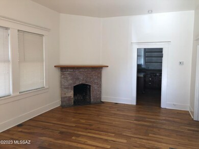Living room, view 1