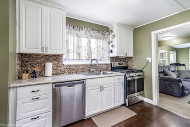 2209 Douglas Ave, Des Plaines, IL 60018 - photo 5