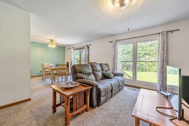 9-web-or-mls-2722 Spinning Wheel Ct-5