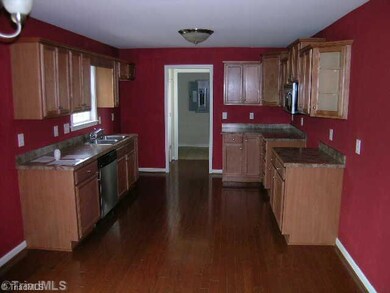 1603 Foxfire Rd, Asheboro, NC 27205 - photo 5