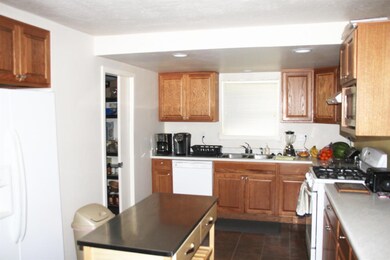 369 N 2nd St, Central Point, OR 97502 - photo 6