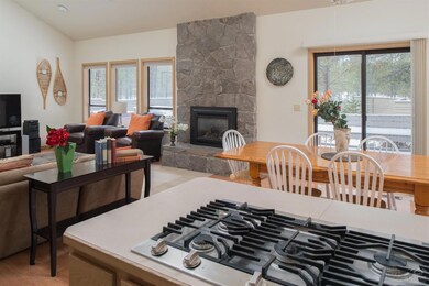 57683 Mckenzie Ln, Sunriver, OR 97707 - photo 3