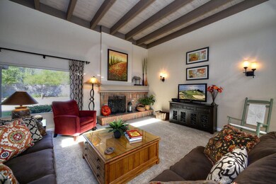 006_Living Room