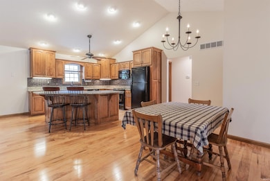 5015 Alysia St, Mount Vernon, IN 47620 - photo 7