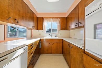 1827 Miller Ave, Burley, ID 83318 - photo 4