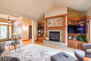 W7509 Castle Heights Dr, Holmen, WI 54636 - photo 3