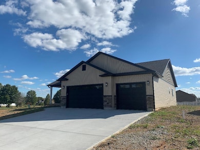 722 Deerfield Ln, Farmington, MO 63640 - photo 2