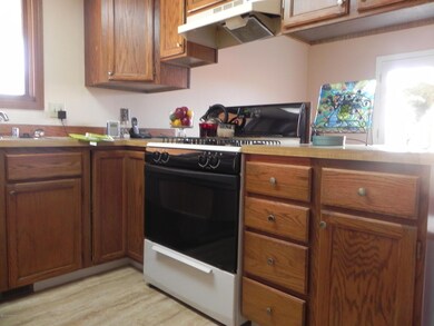 Kitchen With Lots Of Cabinets