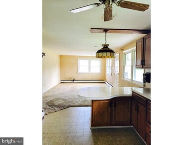 3410 Lantana Ave, Reading, PA 19605 - photo 2