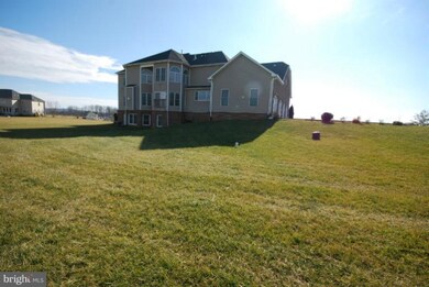 16544 Goldencrest Cir, Purcellville, VA 20132 - photo 6