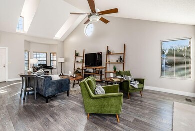 128 Academy Woods Dr, Columbus, OH 43230 - photo 3