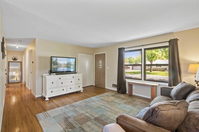 9457 Saratoga Ln N, Maple Grove, MN 55369 - photo 5