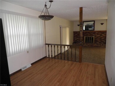 Kitchen eating area