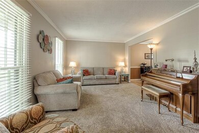 10244 Caenen Dr, Lenexa, KS 66215 - photo 7