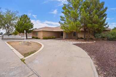 1901 Octubre Dr, El Paso, TX 79935 - photo 4