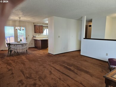 Living Room/Dining Room