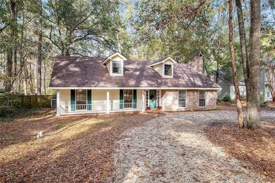 Circular driveway for easy access