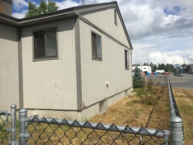 Fenced front & side yard