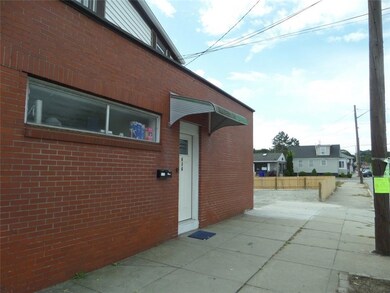 636 Hartford Ave, Providence, RI 02909 - photo 3
