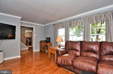 505 Burgundy Dr, Southampton, PA 18966 - photo 4