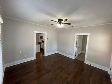 320 N Brazos Ave, Cleburne, TX 76031 - photo 7