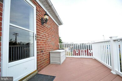 2223 Pleasant Dr, Catonsville, MD 21228 - photo 5