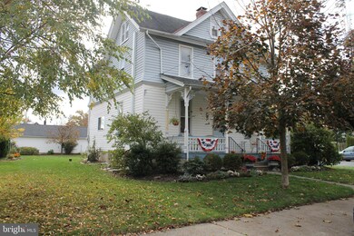 728 Juniper St, Quakertown, PA 18951 - photo 3