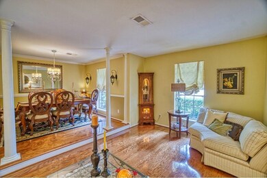 1123 Creekmont Dr, Houston, TX 77091 - photo 7