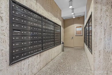 Hemingway House unit 201, Chicago, IL 60614 - photo 5