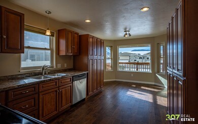 258 Robert St, Cody, WY 82414 - photo 3