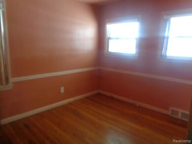 19695 Riverview St, Detroit, MI 48219 - photo 7
