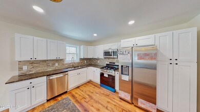 101 Apple Dr, Milford, PA 18337 - photo 3