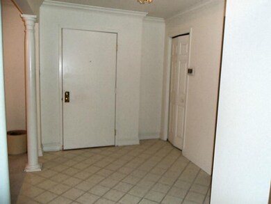 Entry/Foyer.