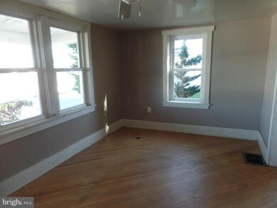 378 E Mckinley St, Chambersburg, PA 17202 - photo 4