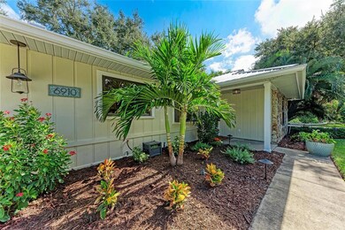 6910 Arbor Oaks Ct, Bradenton, FL 34209 - photo 7