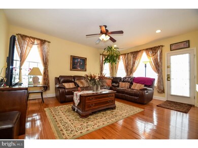 2912 Green Ct, Easton, PA 18040 - photo 3