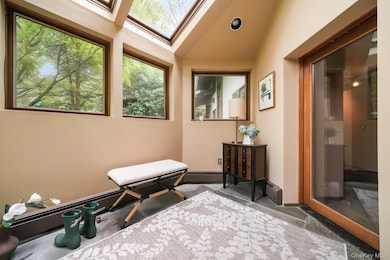 155 Revolutionary Rd, Briarcliff Manor, NY 10510 - photo 2