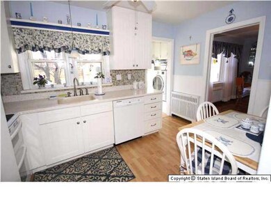 121 Cheshire Place, Staten Island, NY 10301 - photo 5