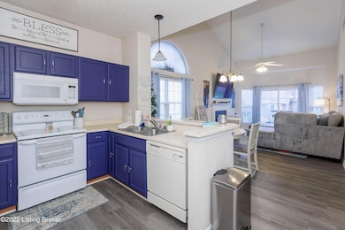 6958 Arbor Creek Dr unit 74, Louisville, KY 40228 - photo 2