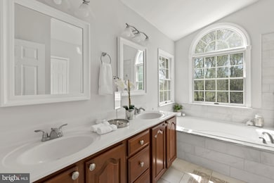 3005 Whispering Dr, Prince Frederick, MD 20678 - photo 5