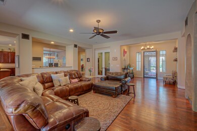3110 E Los-005-2-Living Roo-MLS_Size