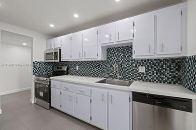 Manors of Inverrary unit 902, Lauderhill, FL 33319 - photo 2