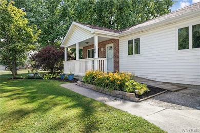 294 Daniel Dr, North Tonawanda, NY 14120 - photo 2