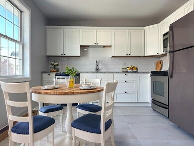 33 Regency Ct unit 33, Chicopee, MA 01020 - photo 3