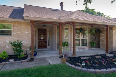 1508 Windsor Dr, Friendswood, TX 77546 - photo 2