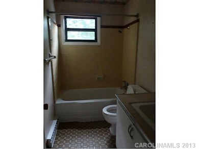 529 Holland Dr, Statesville, NC 28677 - photo 5