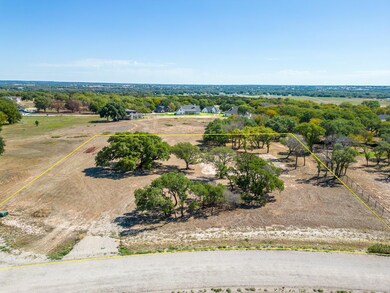 304 Hopsing Ct, Weatherford, TX 76087 - photo 2