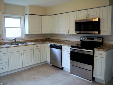 41 Canal St, Landing, NJ 07850 - photo 4