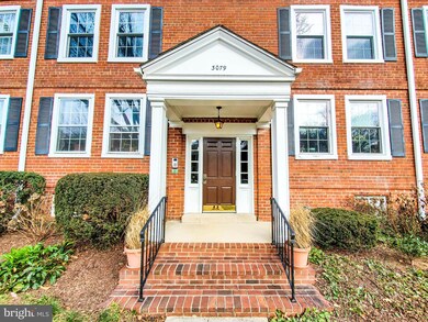 3079 S Buchanan St unit B2, Arlington, VA 22206 - photo 2