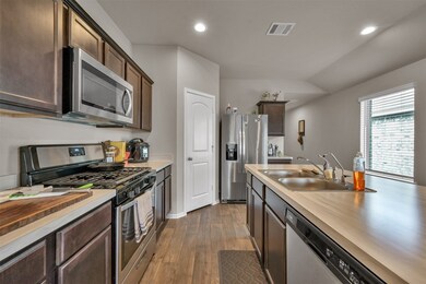 16827 Silent Pines Ct, Conroe, TX 77302 - photo 7